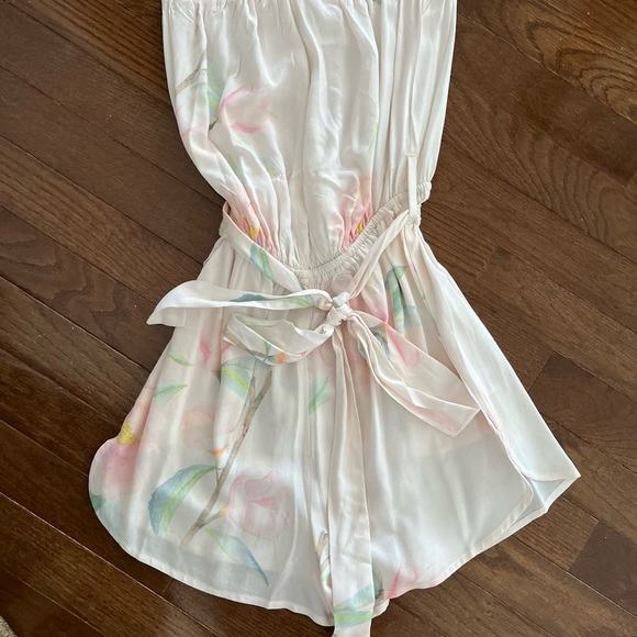 NWOT Unworn Plum Pretty Sugar Strapless Floral Romper - Picture 2 of 9